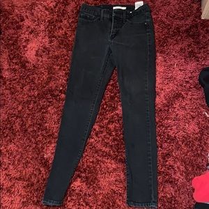 LEVI SHAPING SKINNY JEANS